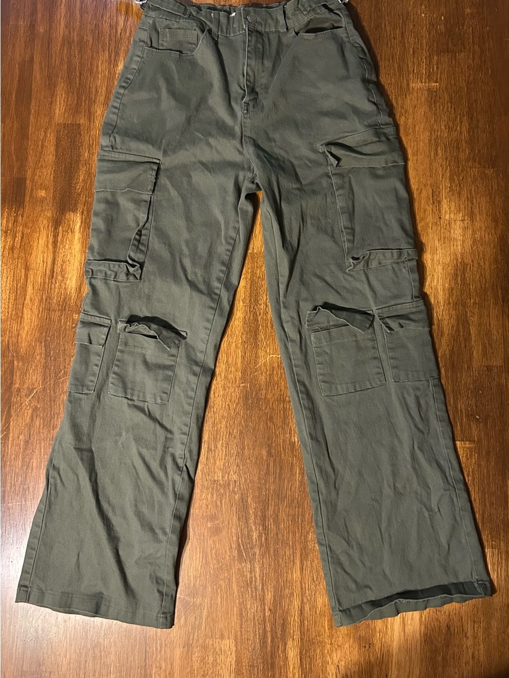 Women's Olive Straight-Leg Cargo Pants with Multiple Pockets